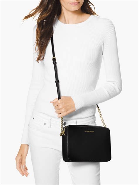 michael kors jet set crossbody.